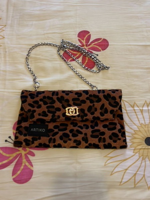 Artiko shoulder bag, black and brown