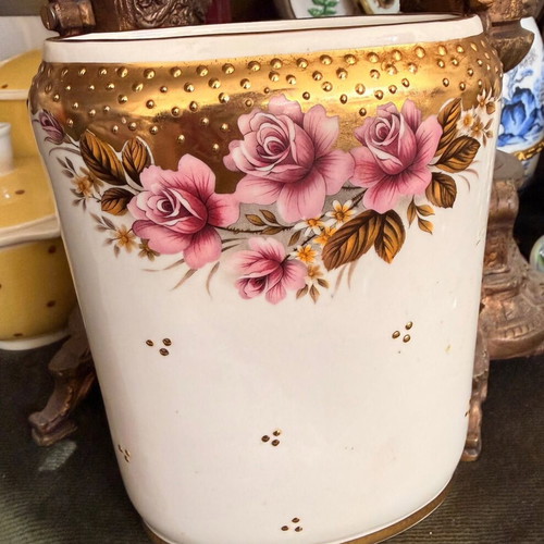 Porcelain vase used with handmade painting and floral design