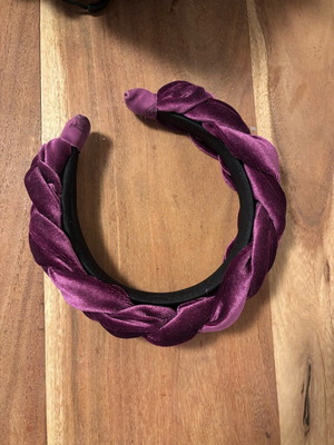 Karavan hairband new, purple pompadour style
