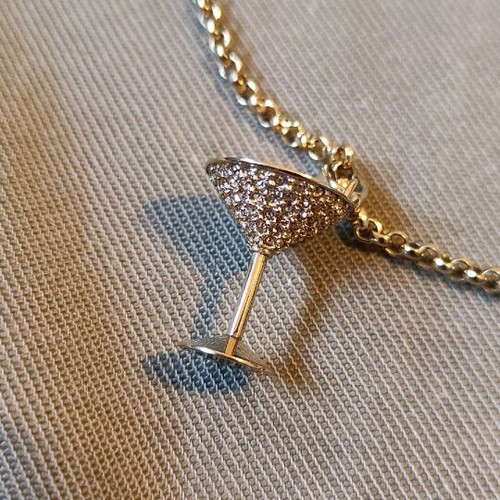 DKNY necklace chain new, gold color