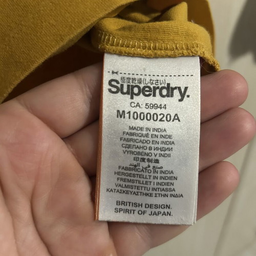 T-shirt Superdry size L like new, yellow, slim fit