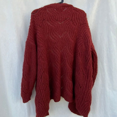 Wool cardigan used wine color size L brand Only with small hole