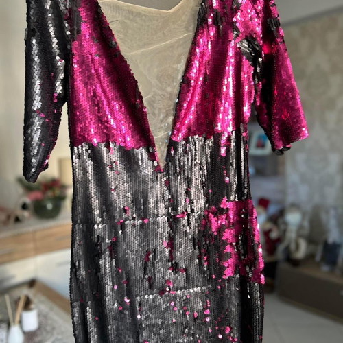 Dress with sequins like new, open back, size small