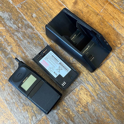 Motorola Micro T-A-C vintage mobile phone used, black