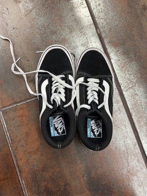 Vans shoes size 35 black athletic like new