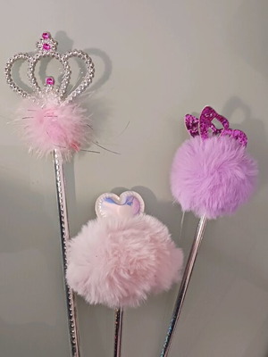 Set of 2 pencils and wand new