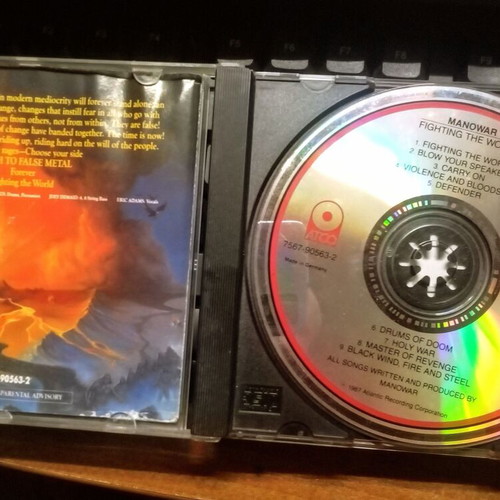 Manowar Fighting the World CD used, metal