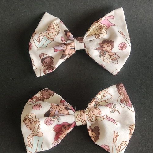 Disney hair clips like new, set of 2 for girls