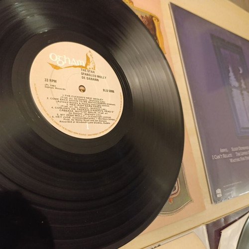 Collection of 4 vinyl records like new