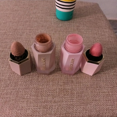 Liquid blush and contouring makeup set
