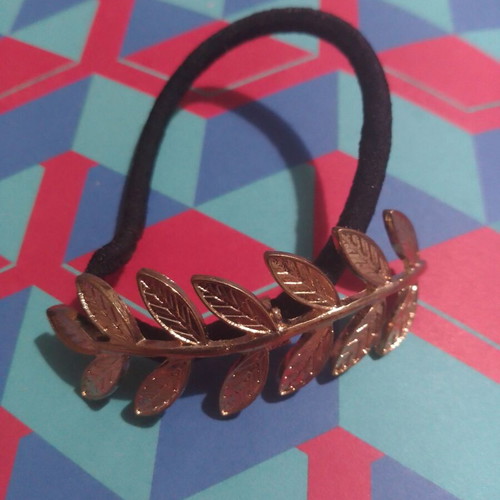 Hair elastic with gold leaf branch design