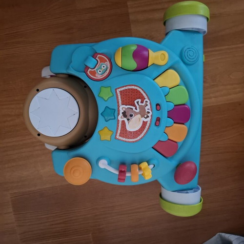 Infantino 3-in-1 Activity Table and Walker like new, musical