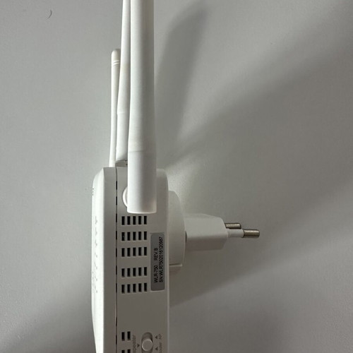 Turbo-X WLR-750 WiFi repeater