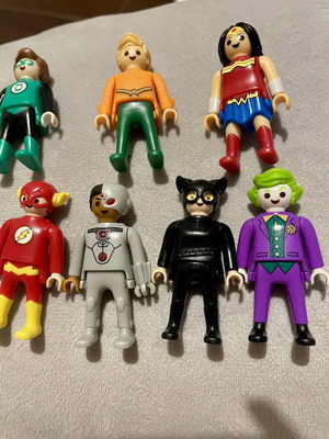Playmobil DC Kinder Surprise figures, pack of 7