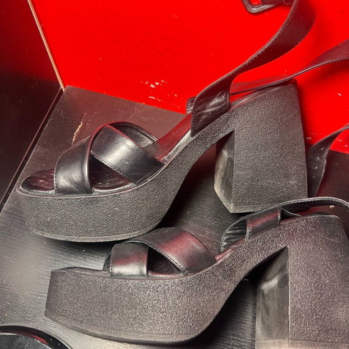 Tsakiris Mallas leather sandals size 39 like new, black