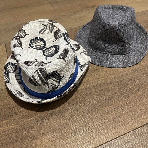 Straw hats for boys like new, set of two, size S