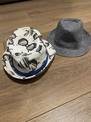Straw hats for boys like new, set of two, size S