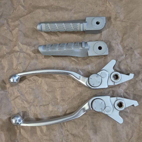 Brake lever set and passenger footrest set for Sym 508/465 Maxsym TL like new