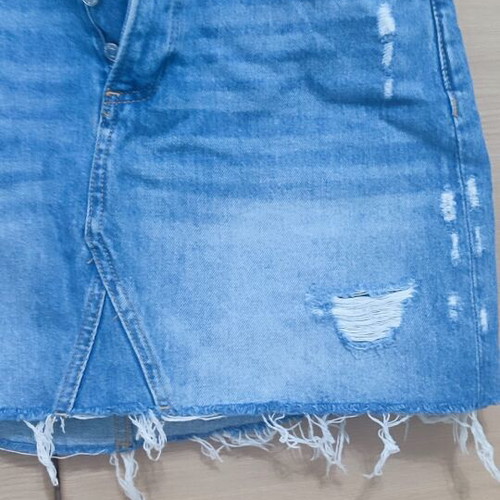Denim mini skirt Mango like new, medium size, blue