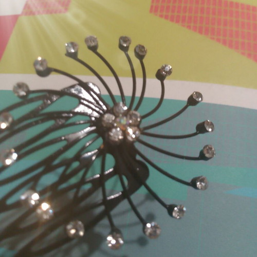 Hair comb with rhinestones and decorative design