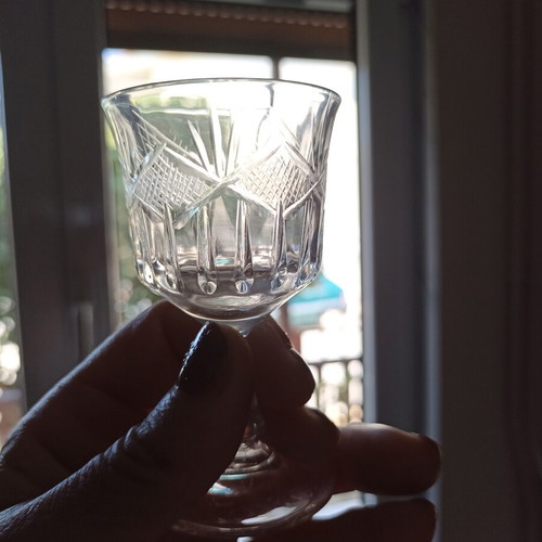 Vintage liqueur glasses set of 4, like new