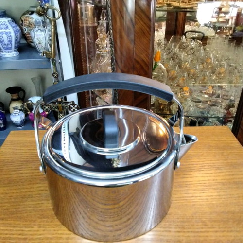 Teapot new for brewing hot beverages