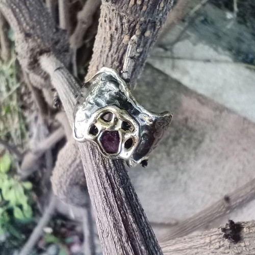 Large handmade silver (925) ring with ruby and 22k gold plating, like new