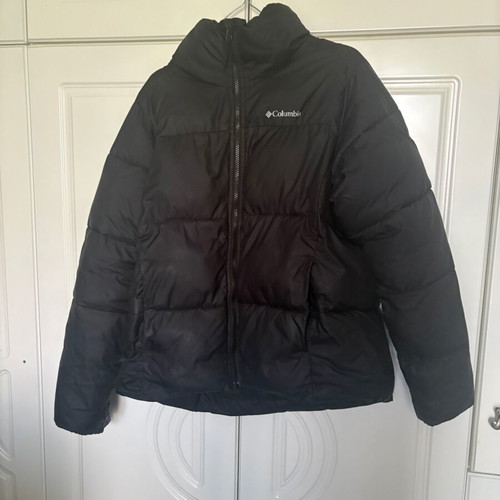 Columbia men's puffer jacket like new, black, size M with small sleeve tear
