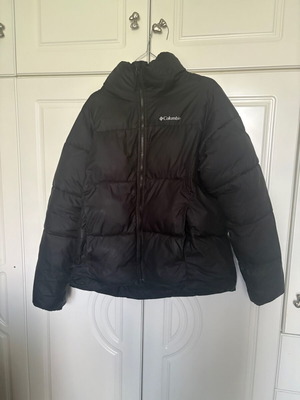 Columbia ανδρικό puffer σαν καινούργιο, μαύρο, μέγεθος M με μικρό σκισιματάκι στο μανίκι