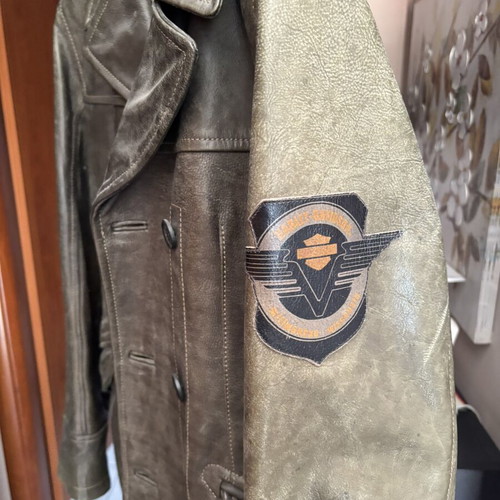 Harley Davidson leather jacket like new, medium size
