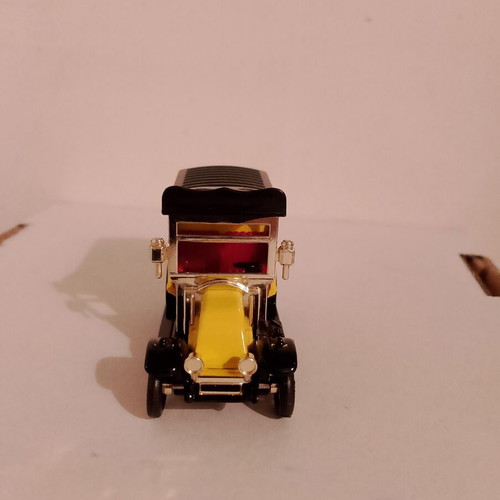 LLEDO DG85 Renault Automobiles toy car like new