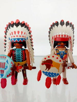Playmobil Indian figures used No4