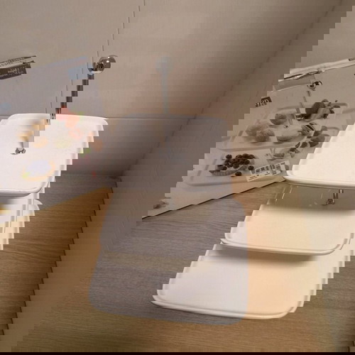 Чисто нова поставка за сладкиши на етажи ERNESTO