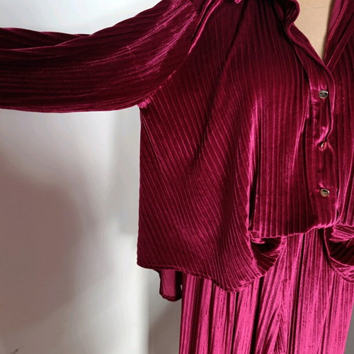 Women's Lurex Pleated Set like new, red, Zeta Otto Studio