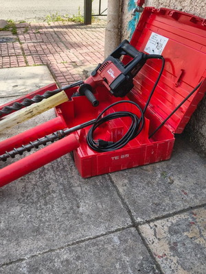 Hilti TE55 compressor used, rotary digging with two bits Φ/28