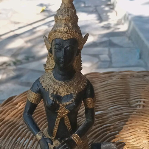 Deity figurines like new with gilded details