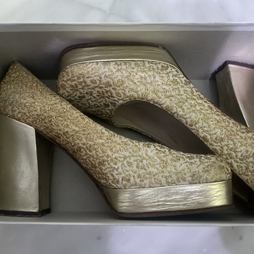 Wedding shoes size 35 like new, beige and gold pumps