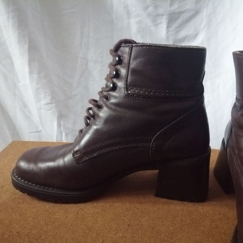 Robin Rose women's brown leather lace-up boots size 39