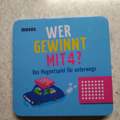 Travel board game in metal box II like new