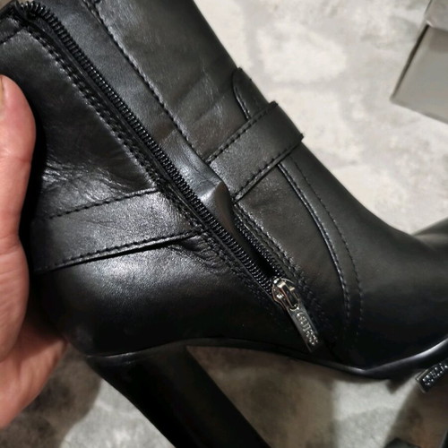 Guess leather ankle boots new black size 38