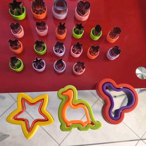 Stainless steel food cutters new, pack of 23 with dinosaur, star and Mickey Mouse designs