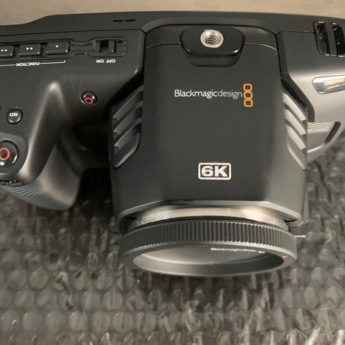 Blackmagic Design Pocket Cinema Camera 6K Canon EF Fit σαν καινούργιο