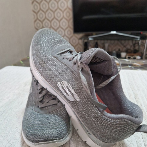 Skechers women's lightweight sneakers, size 38, grey with shimmer