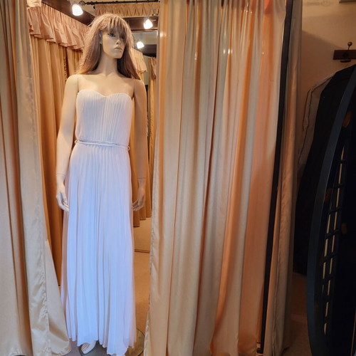 White strapless wedding dress in soleil line with belt new, size 10-12