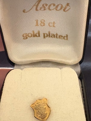 Ascot 18ct Gold Plated Lapel Pin with English Heraldic Coat of Arms