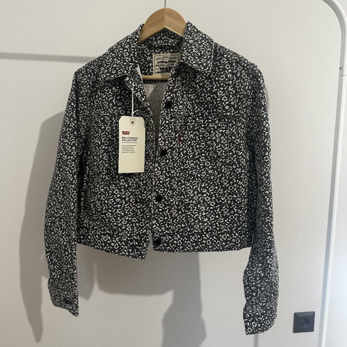 Levi's jacket size M new, crop thin denim, black and white