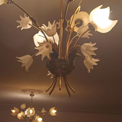 Chandelier with five illuminated flowers like new