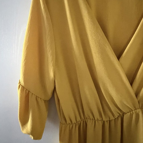 Dress mustard one size like new, airy summer