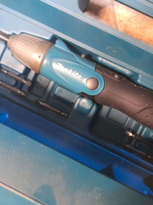 Makita 6723D foldable rechargeable set of bits used