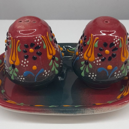 Handmade salt and pepper set new